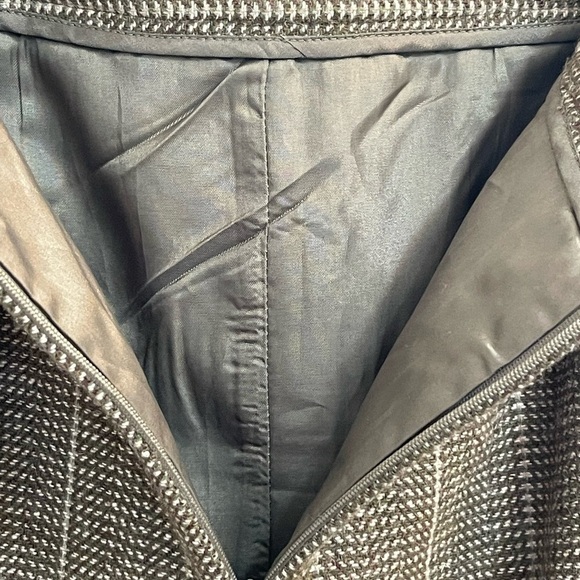 Ann Taylor skirt with pinstripe pattern,herringbone texture, pockets Women 6 - Picture 8 of 8